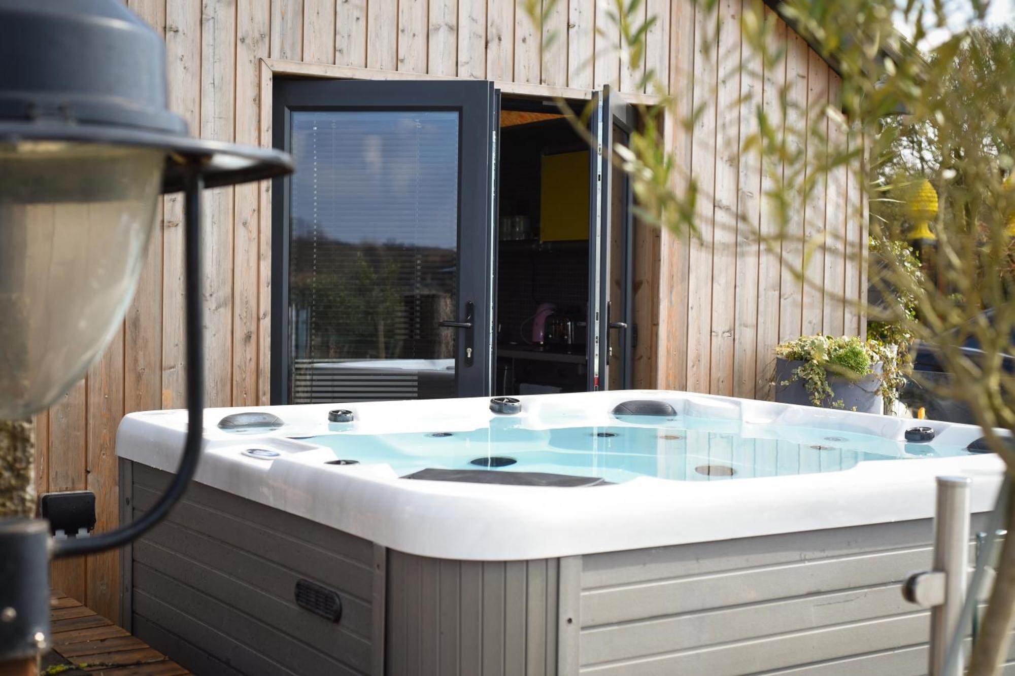 Air Maison - The Cow Shed Wow Factor Countryside Retreat Westbourne  Екстериор снимка