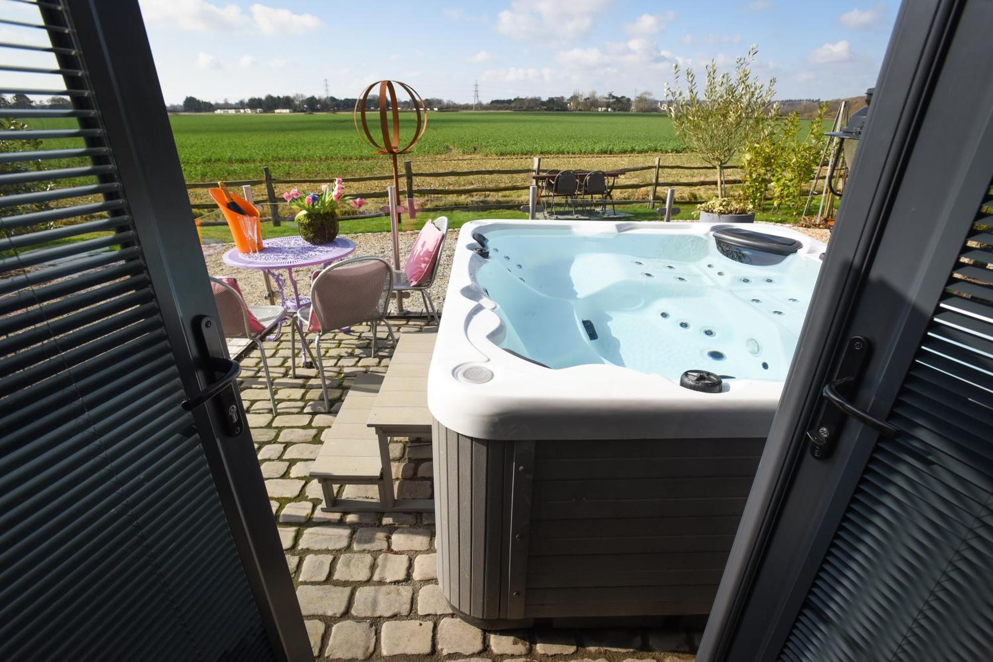 Air Maison - The Cow Shed Wow Factor Countryside Retreat Westbourne  Екстериор снимка