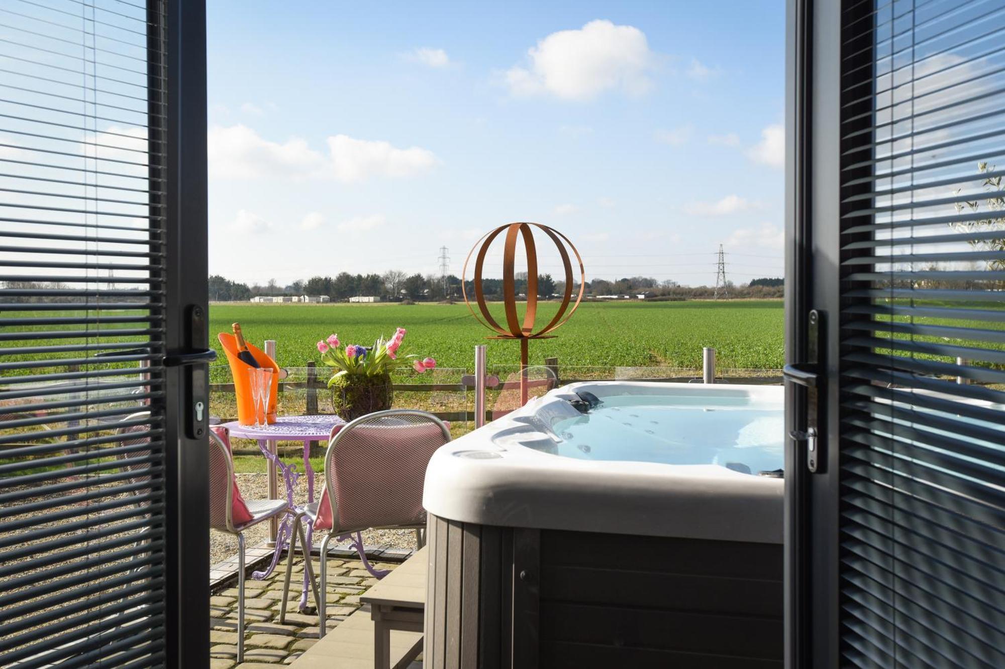 Air Maison - The Cow Shed Wow Factor Countryside Retreat Westbourne  Екстериор снимка